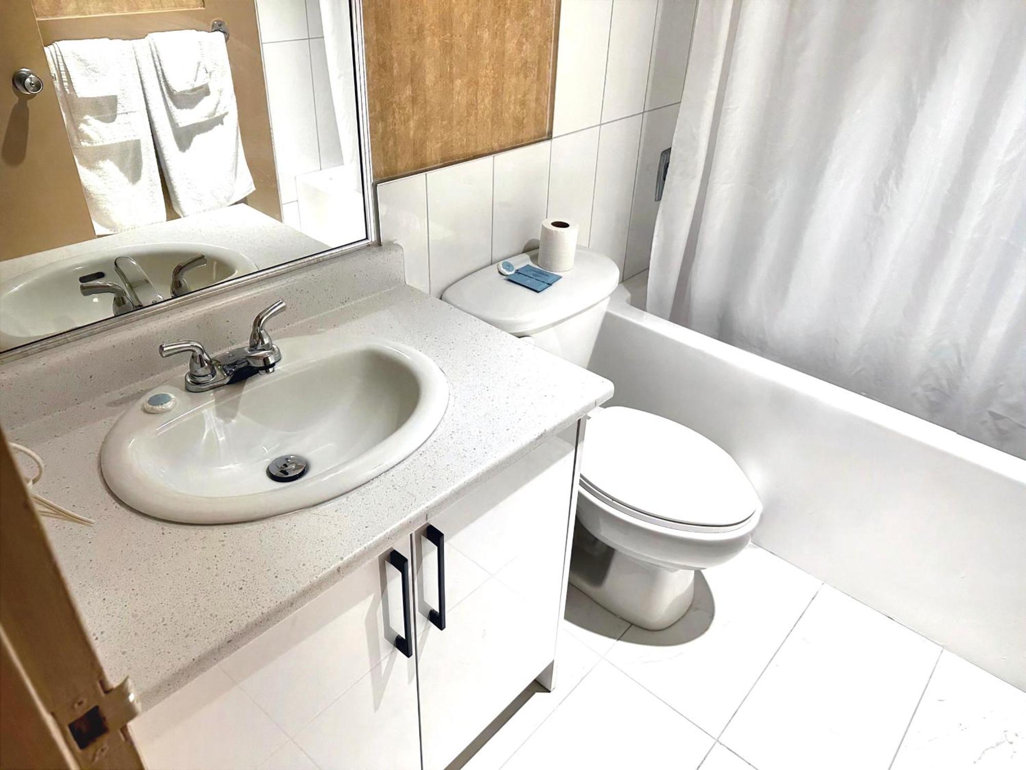 Linda Vista Motel 서레이 외부 사진
